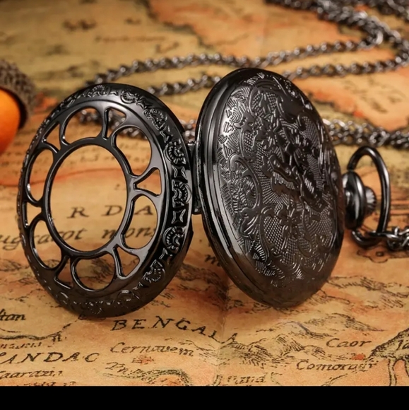 New pumpkin Halloween pocket quartz watch - Picture 3 of 3